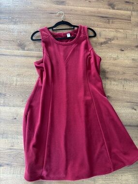 Old Navy Sleeveless Midi Dress in Berry Red